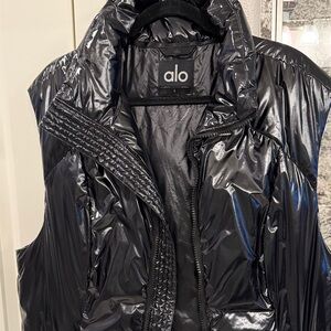 ALO Yoga Women's Shiny Black Vest